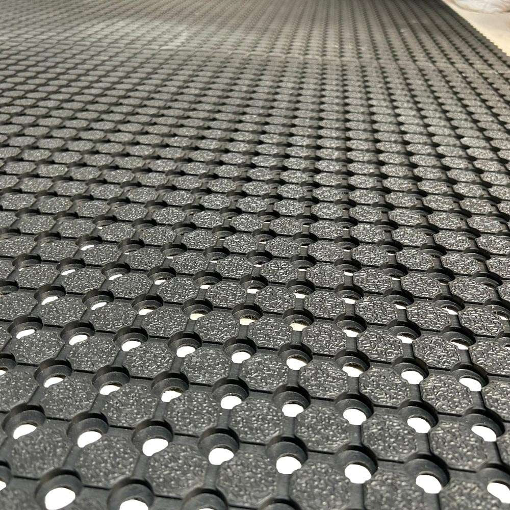 Anti Skid Rubber Mat Swimming Pool Decking Mat with Drainage Holes