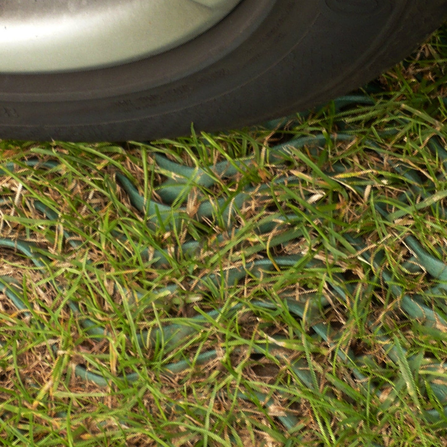 High Traffic Premium Grade Grass Reinforcement Mesh With Pins Heavy Duty Mesh