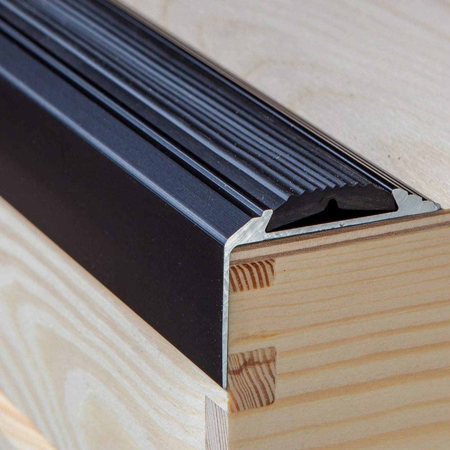 Non Slip Corner Edge Trim Anodised Aluminium Stair Nosing Edge Trim Step Nosing 1.2m
