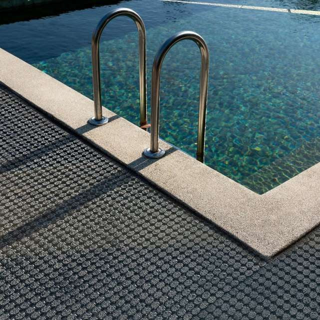 Anti Skid Rubber Mat Swimming Pool Decking Mat with Drainage Holes