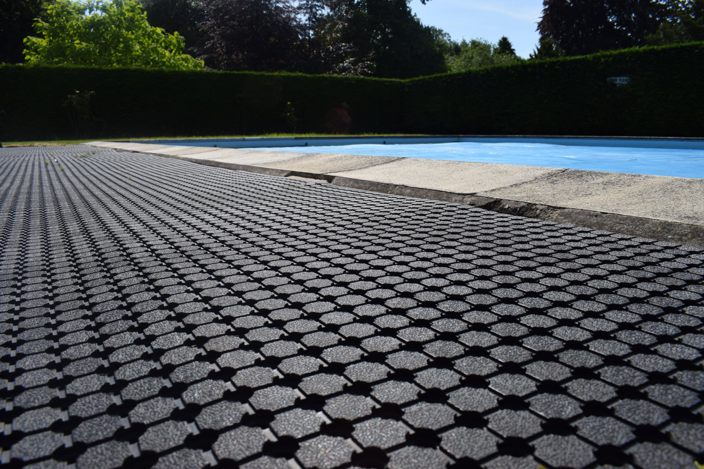 Anti Skid Rubber Mat Swimming Pool Decking Mat with Drainage Holes
