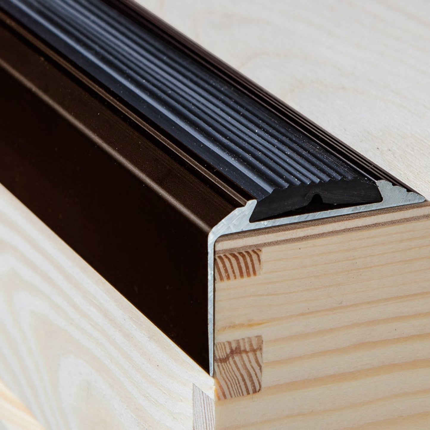 Non Slip Anodised Aluminium Stair Nosing Edge Trim Step Nosing Anti Slip